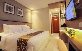 Montana Premier Senggigi